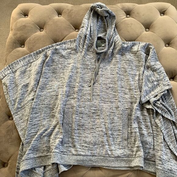 Athleta Blissful Hooded Poncho Yoga Cape M Grey - Picture 2 of 6